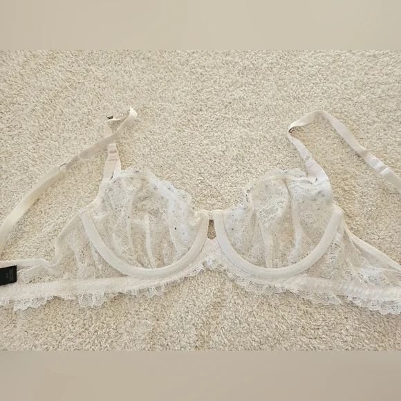 Victorias Secret Designer Collection Swarovski Crystal White Lace Unlined Set